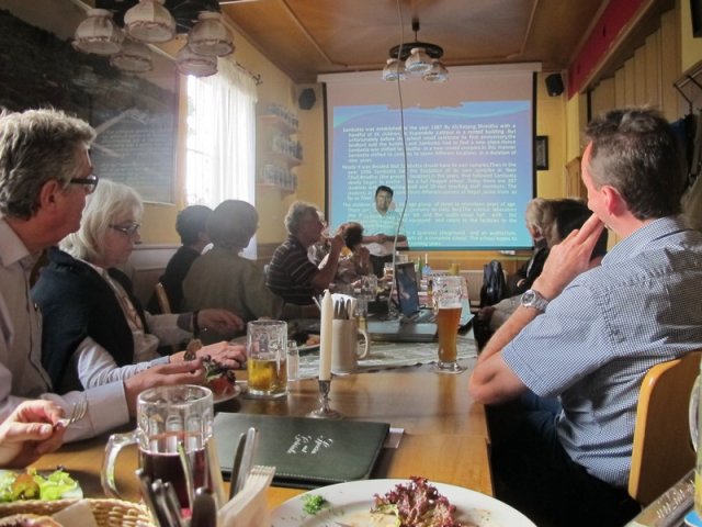 Schulleiter Kesang Shresta in München