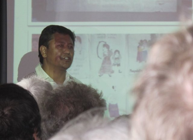 Schulleiter Kesang Shresta in München