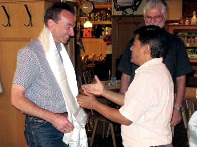 Schulleiter Kesang Shresta in München