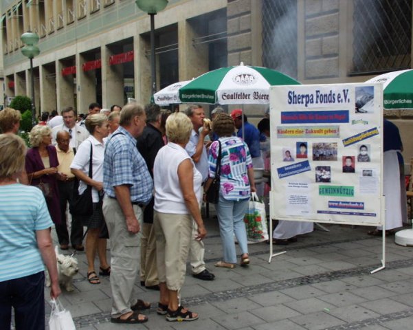 Thüringer Rostbratwurstverkauf 2003