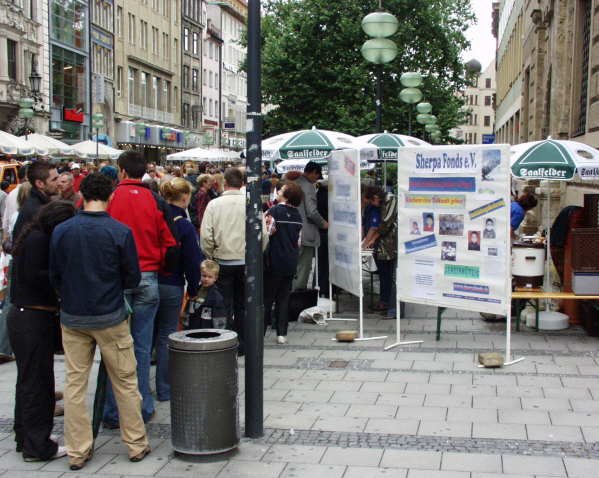 Thüringer Rostbratwurstverkauf 2004